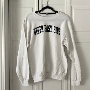 Upper East Side NYC White Sweatshirt Size Medium